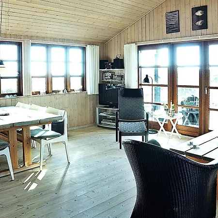 Cozy Retreat By The Sea - By Traum בית נופש